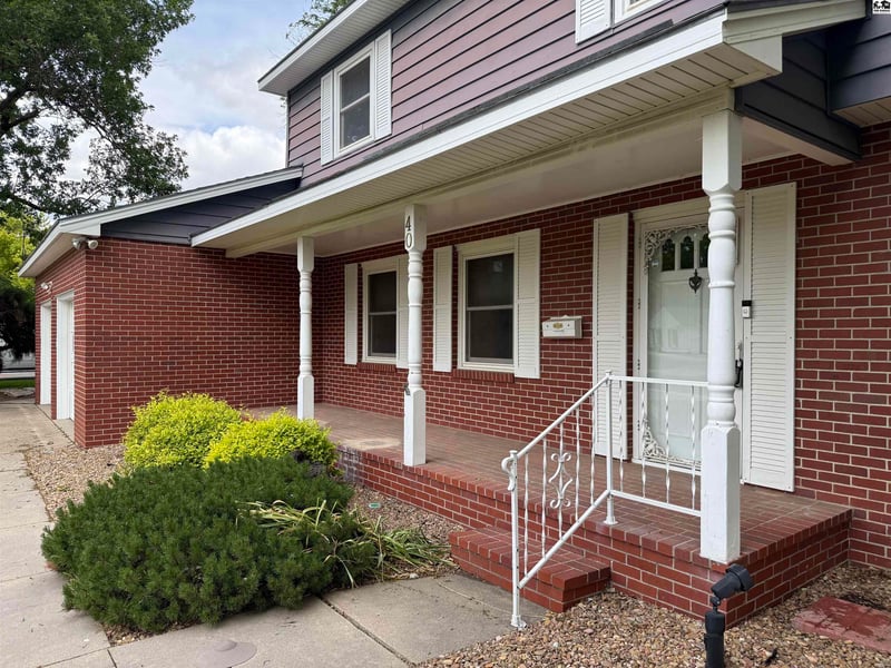 40 Tomahawk Rd, Hutchinson, KS 67502