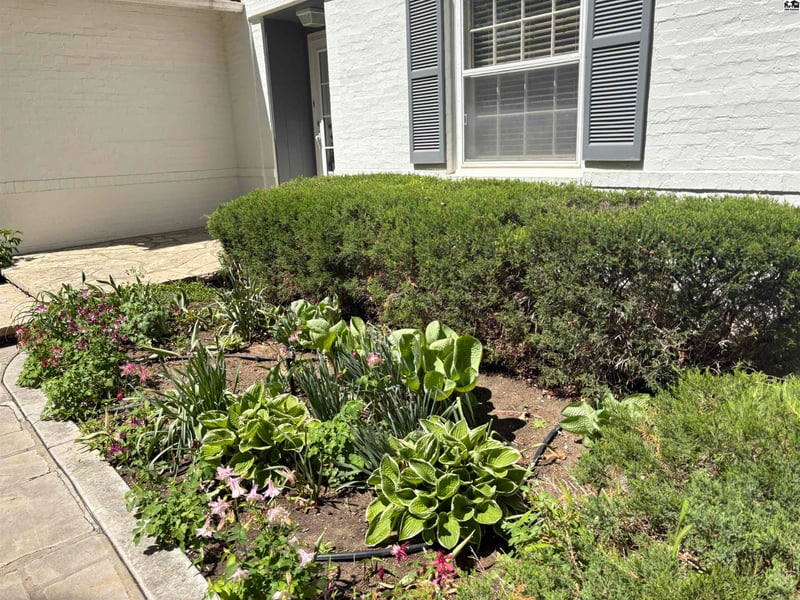 400 Hyde Park Dr, Hutchinson, KS 67502