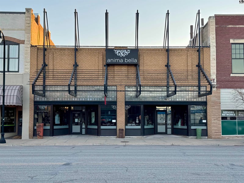 16 Main St, Hutchinson, KS 67501