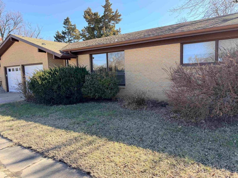 215 Main St, Canton, KS 67428