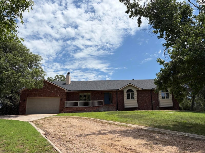 5804 50th Ave, Hutchinson, KS 67502