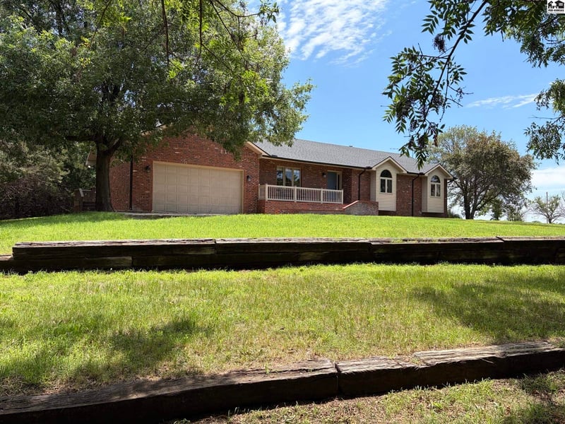 5804 50th Ave, Hutchinson, KS 67502