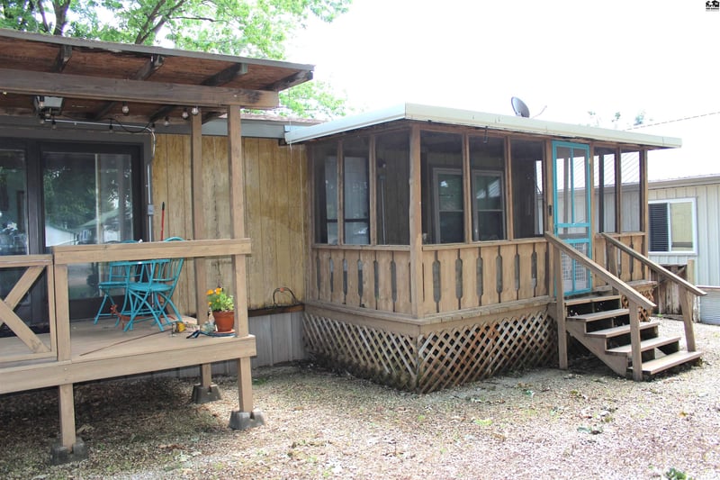 2154 Schlotthauer Dr, Marion, KS 66861