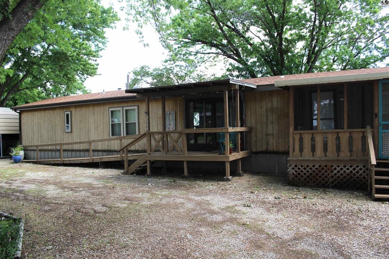 2154 Schlotthauer Dr, Marion, KS 66861