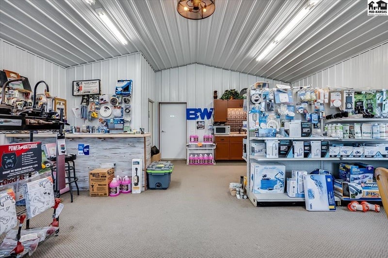510 Main St, Haven, KS 67543