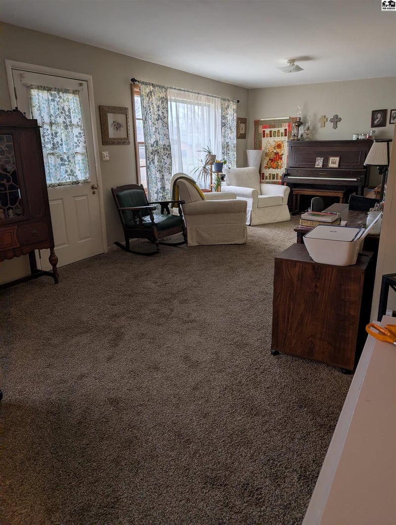 502 Jay , Lyons, KS 67554