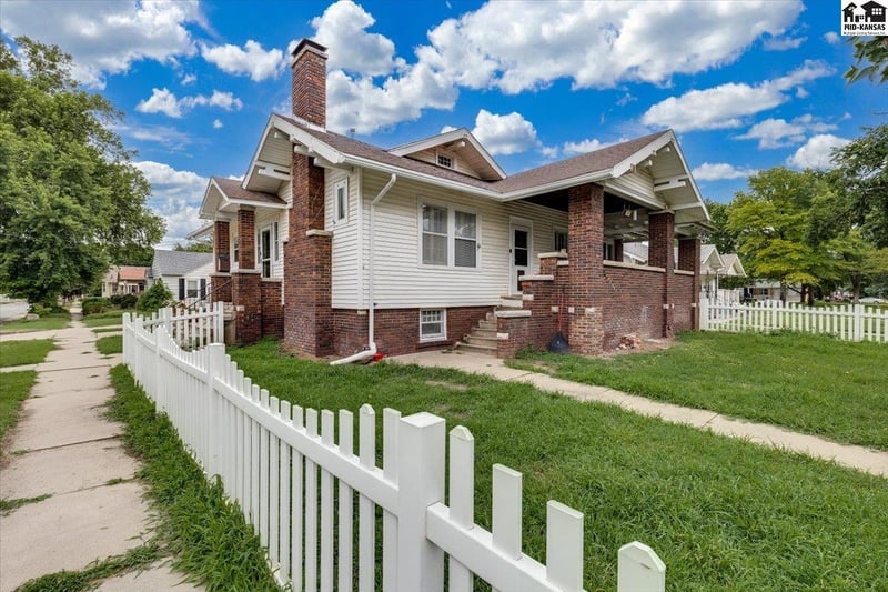 100 13th Ave, Hutchinson, KS 67501