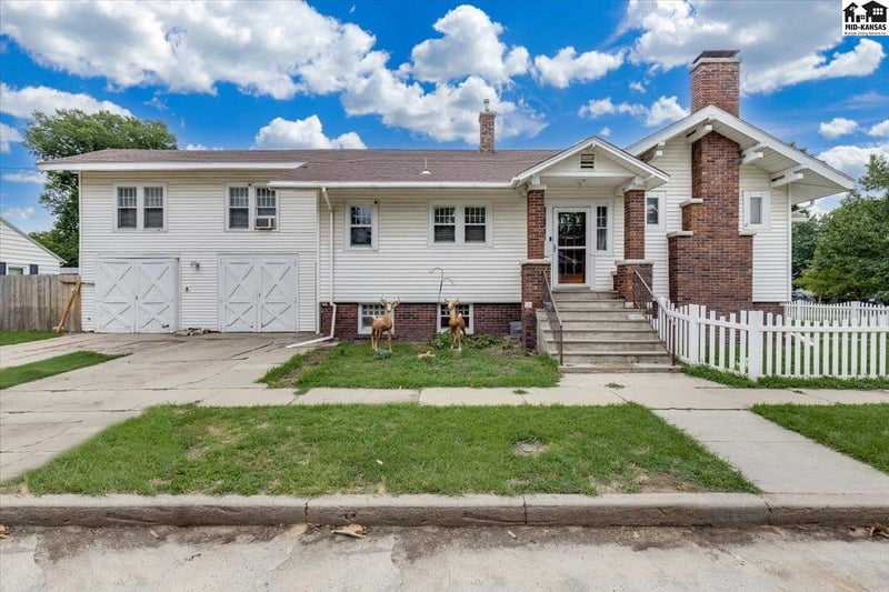 100 13th Ave, Hutchinson, KS 67501