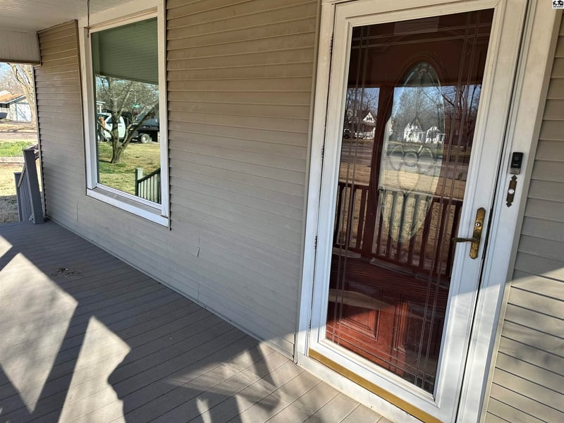 616 1st St, Pratt, KS 67124