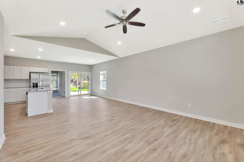 1034 Clubhouse Dr, Mcpherson, KS 67460