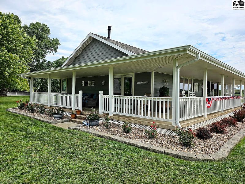 372 Wells Fargo Rd, Marquette, KS 67464