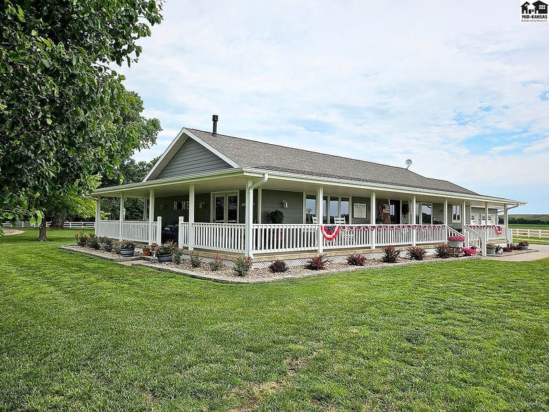 372 Wells Fargo Rd, Marquette, KS 67464