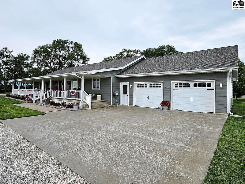 372 Wells Fargo Rd, Marquette, KS 67464