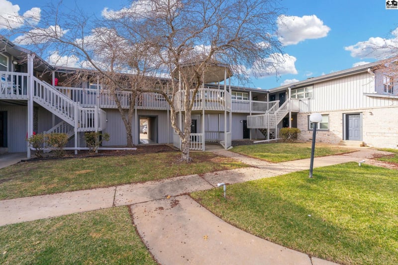 1705 24th Ave, Hutchinson, KS 67502