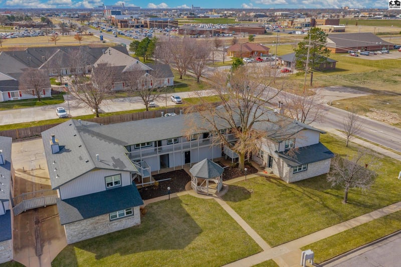 1701 24th Ave, Hutchinson, KS 67502