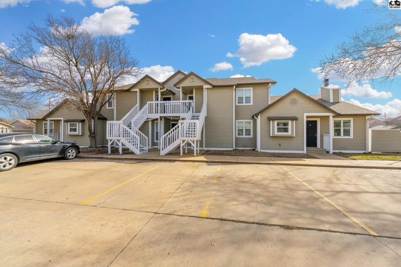 1704 24th Ave, Hutchinson, KS 67502