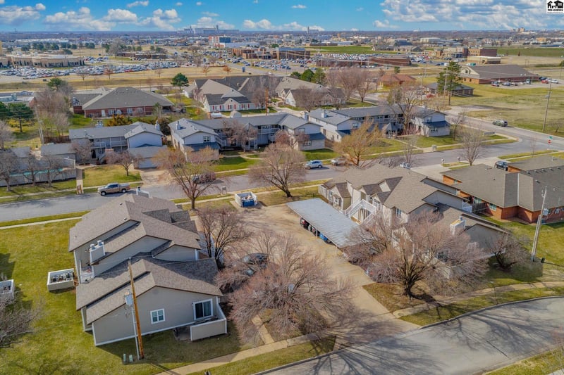1710 24th Ave, Hutchinson, KS 67502