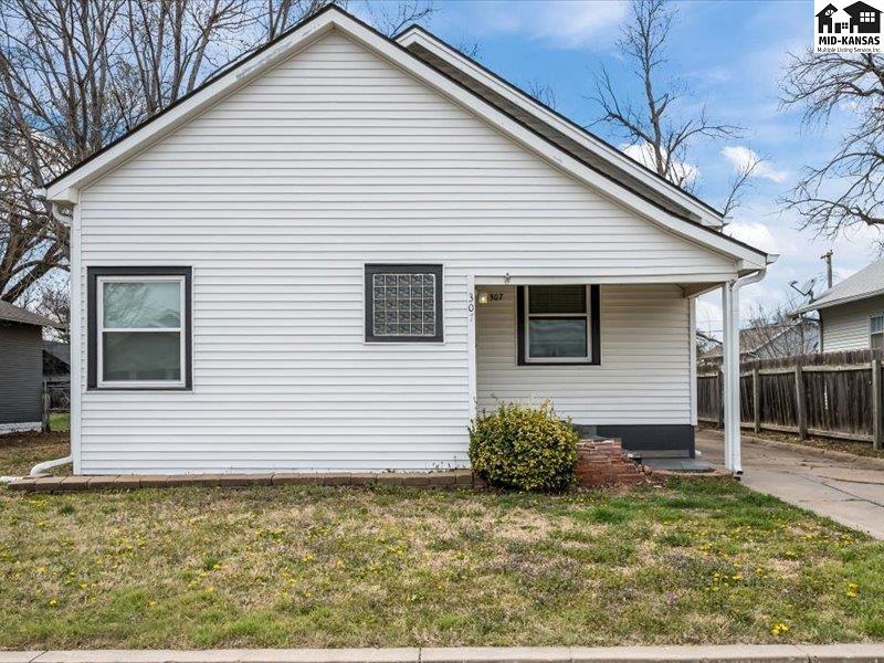 307 Champa St, Pratt, KS 67124