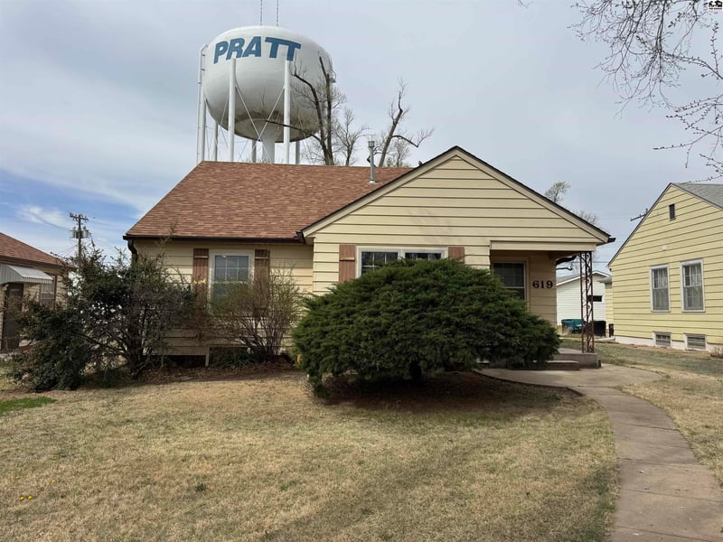 619 Stout St, Pratt, KS 67124