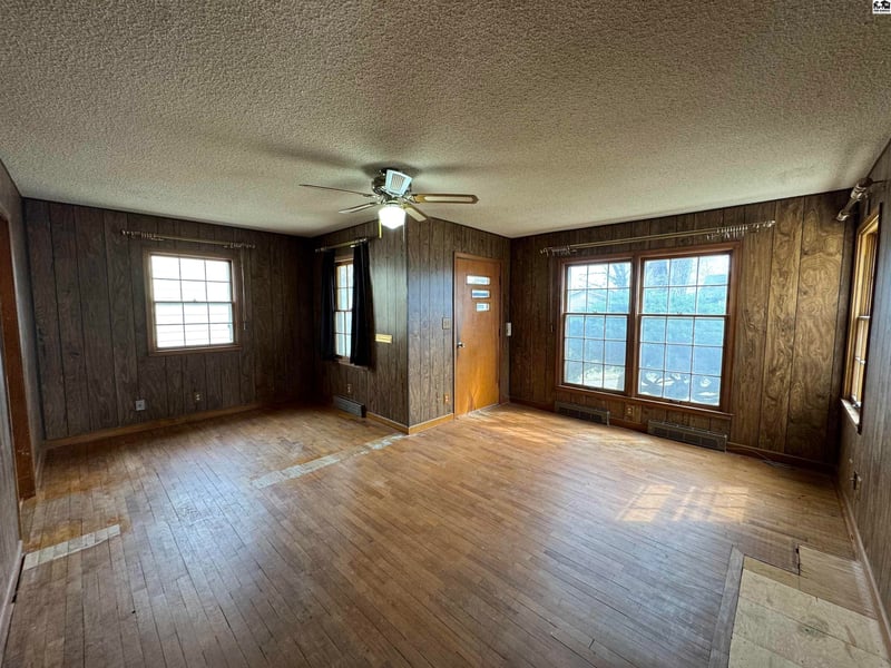 619 Stout St, Pratt, KS 67124