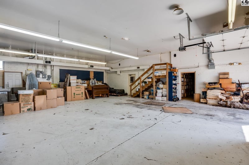 410 Adams St, Hutchinson, KS 67501