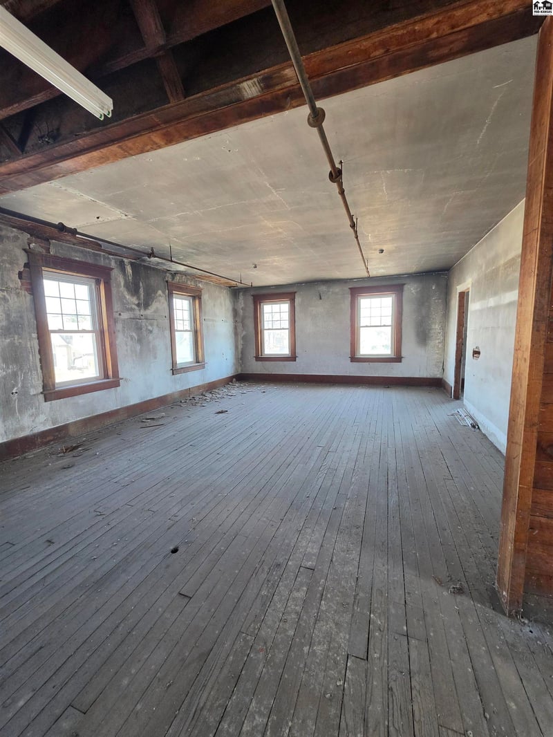 203 Plum , Hutchinson, KS 67501