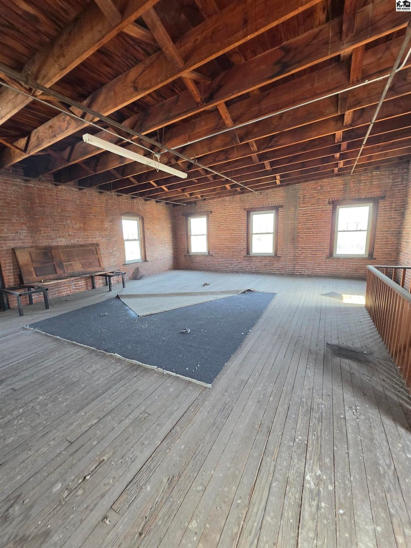 203 Plum , Hutchinson, KS 67501
