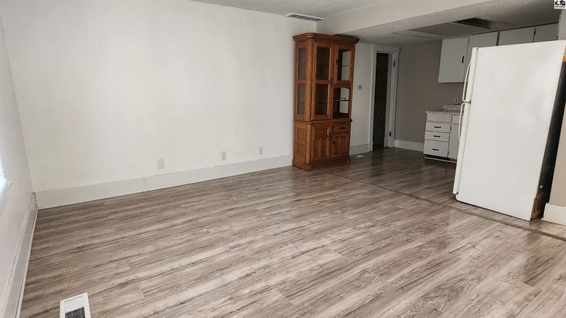 400 Sherman Ave, Hutchinson, KS 67501