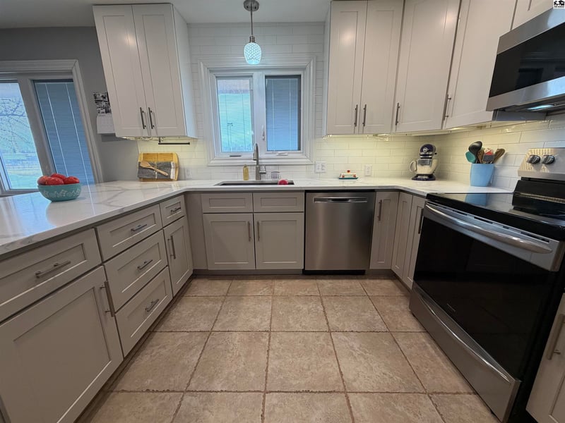 315 Forest Ave, South Hutchinson, KS 67505