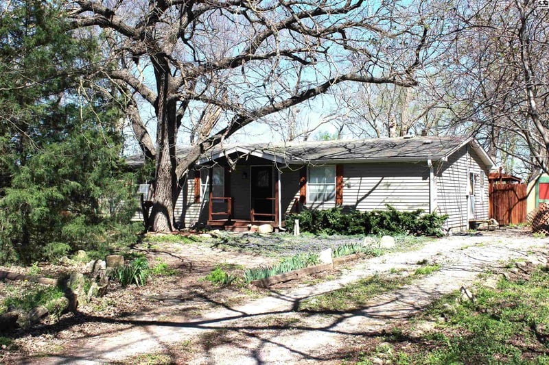 528 Cleveland St, Marion, KS 66861