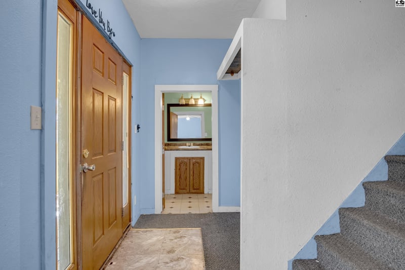 124 Ruth St, Moundridge, KS 67107