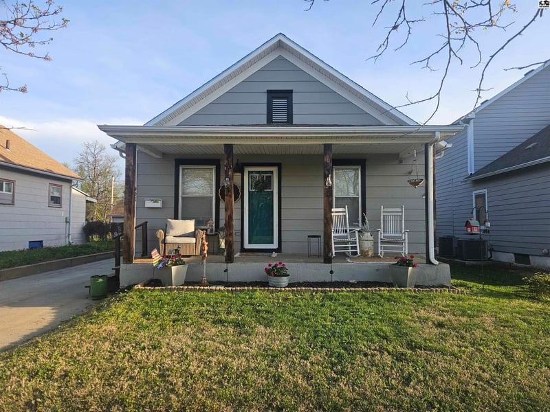 908 Elm St, Salina, KS 67401