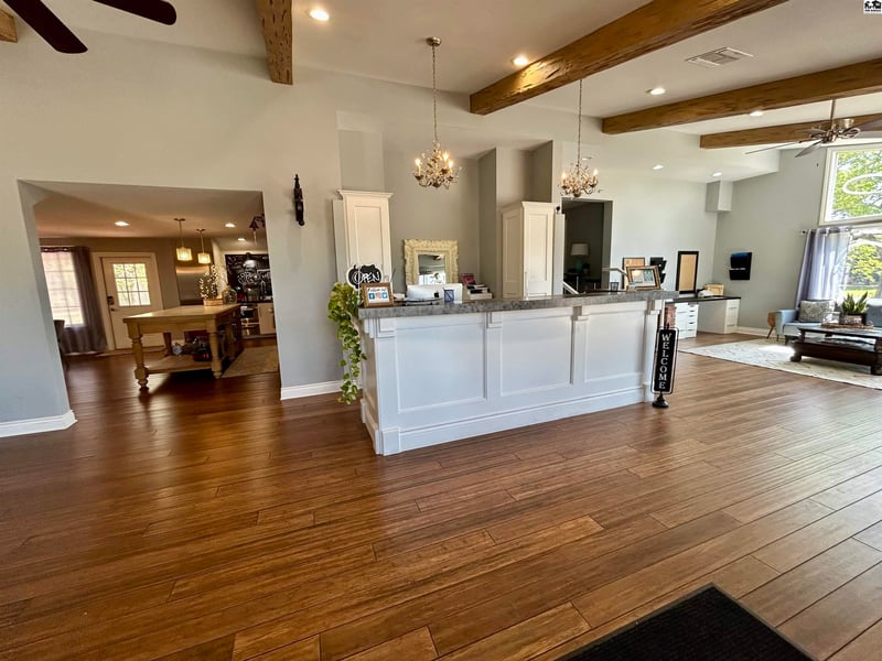 2300 Lorraine St, Hutchinson, KS 67502