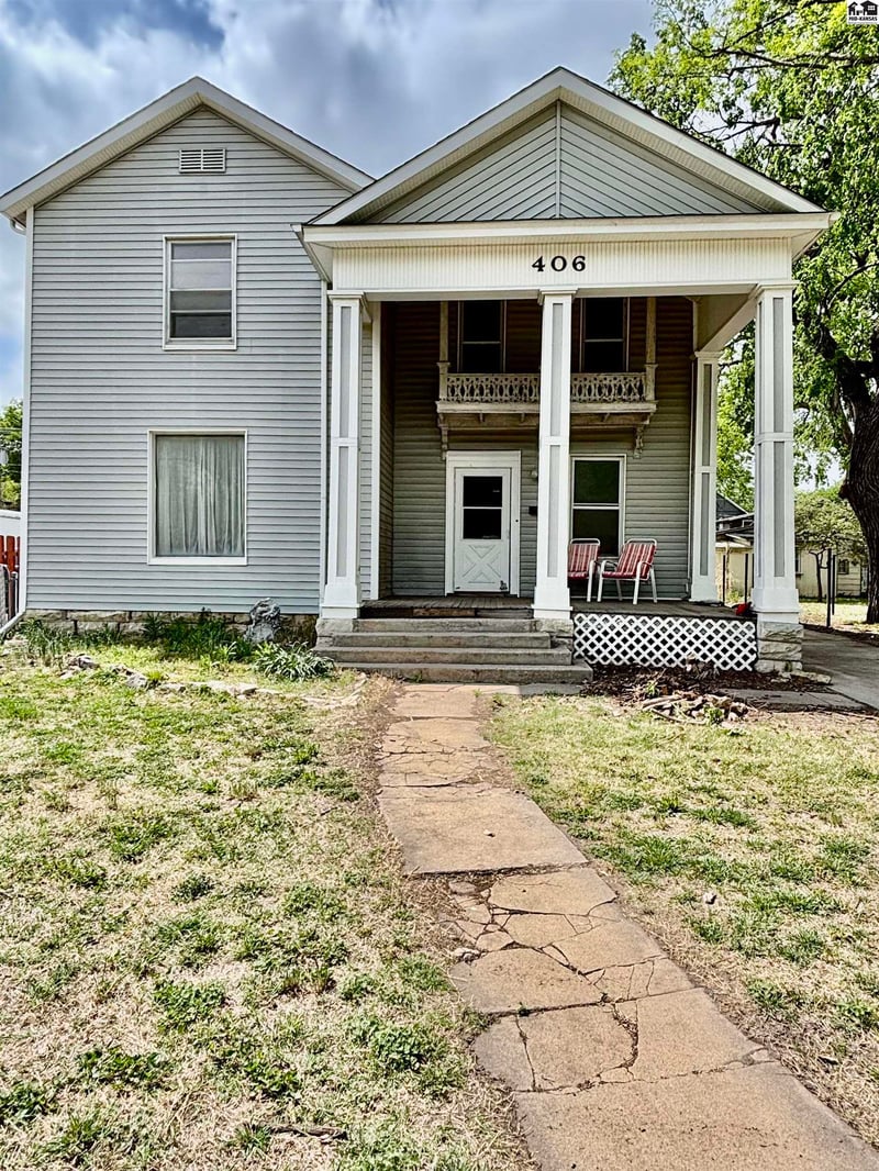 406 Maple St, Mcpherson, KS 67460