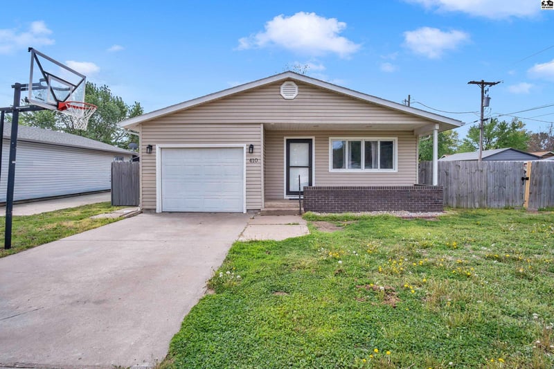 410 Oliver St, Inman, KS 67546