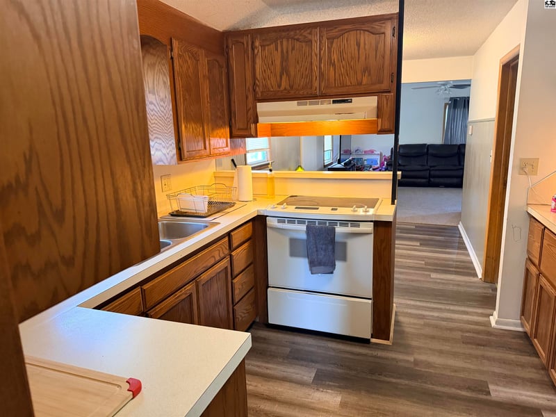 1322 Walnut St, Mcpherson, KS 67460