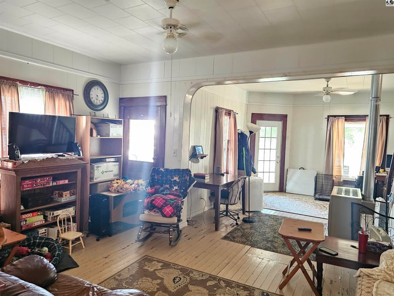425 Kansas Ave, Little River, KS 67457