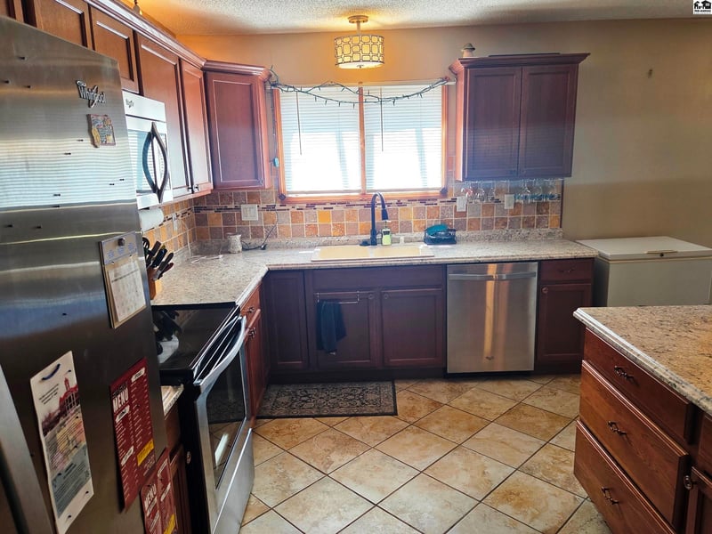 1120 Helen St, Augusta, KS 67010