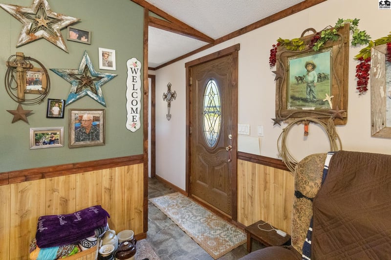 23200 Mills Ave, Plevna, KS 67568