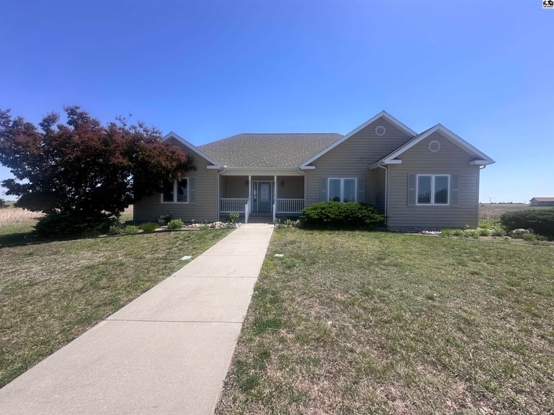 10204 Eastridge Rd, Pratt, KS 67124