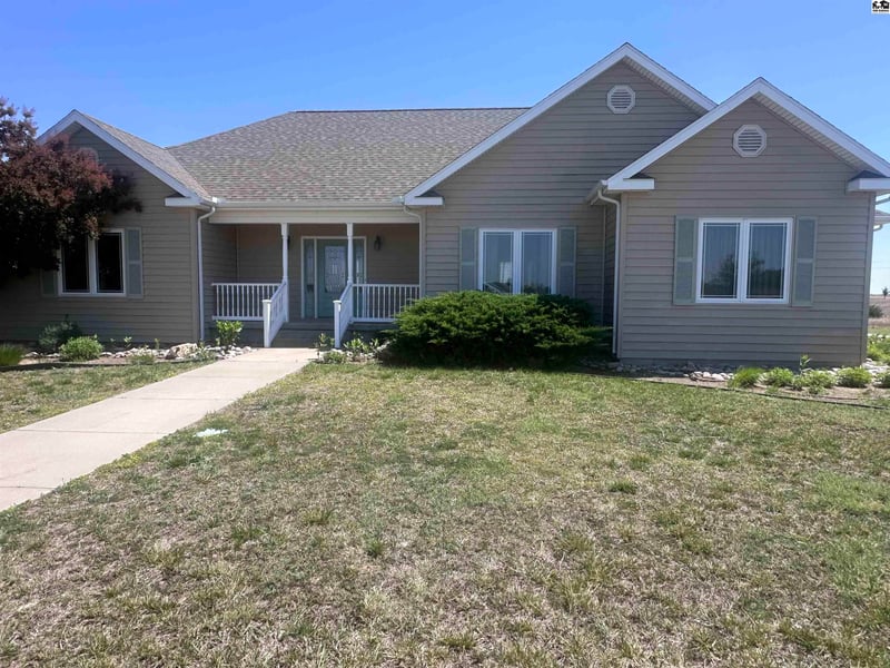 10204 Eastridge Rd, Pratt, KS 67124