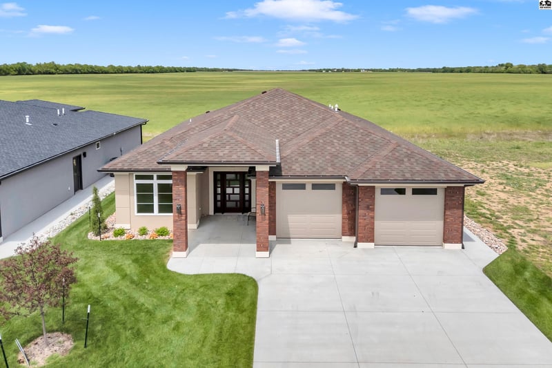 917 Veranda Cir, Mcpherson, KS 67460