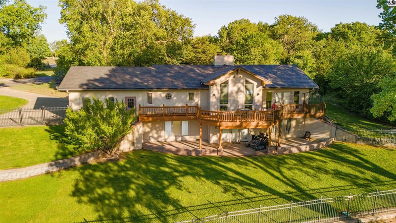10171 Paganica Ps, Hutchinson, KS 67502