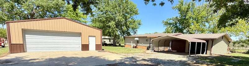 2 Bourbon St, Geneseo, KS 67444