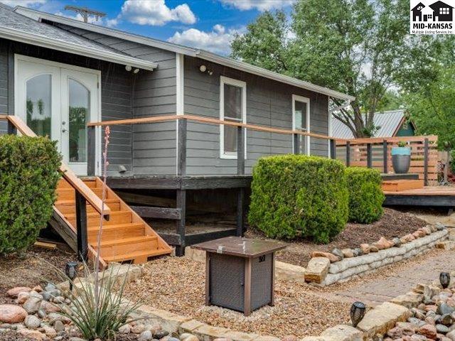 249 Country View Ln, Sterling, KS 67579