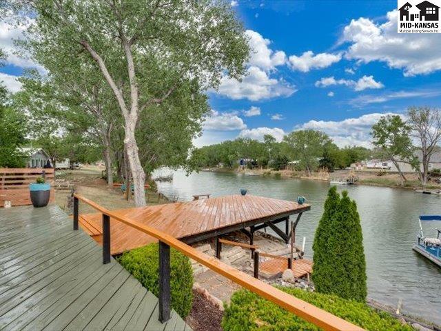249 Country View Ln, Sterling, KS 67579