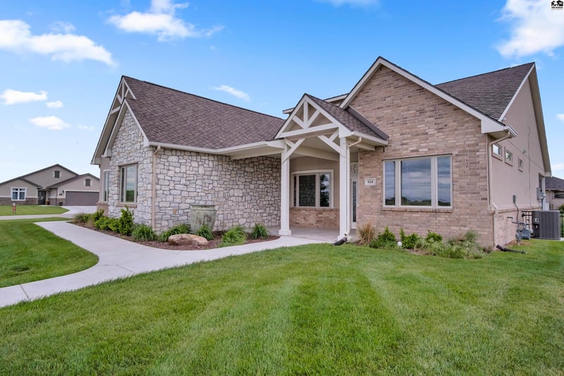 924 Veranda Cir, Mcpherson, KS 67460