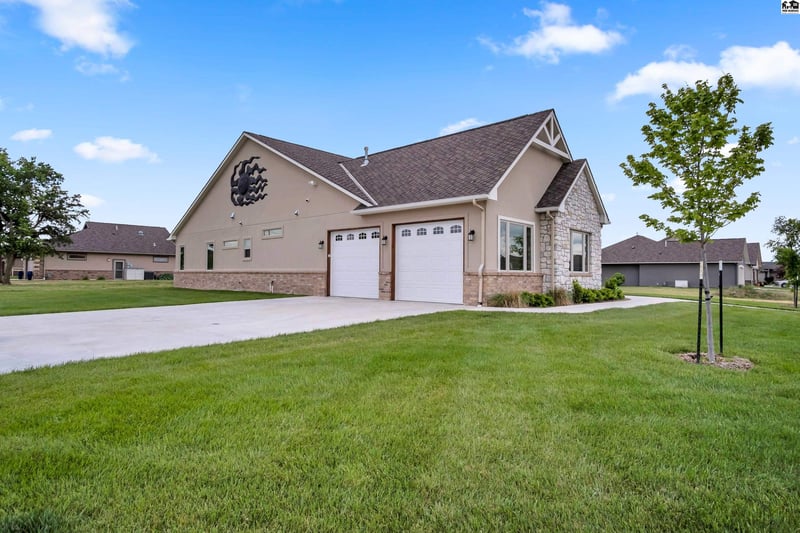 924 Veranda Cir, Mcpherson, KS 67460