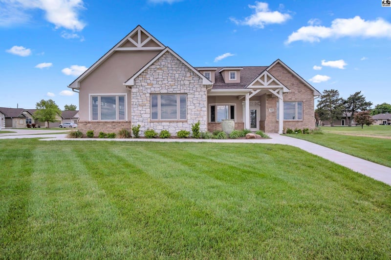 924 Veranda Cir, Mcpherson, KS 67460