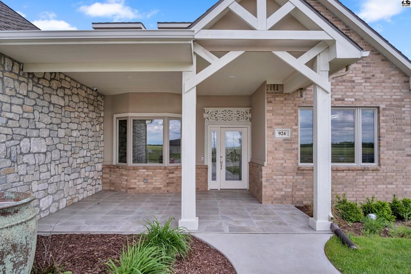 924 Veranda Cir, Mcpherson, KS 67460
